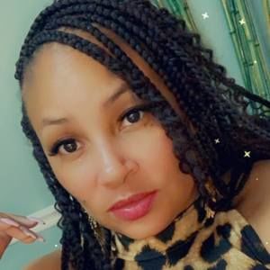 Meet your Posher, Monique